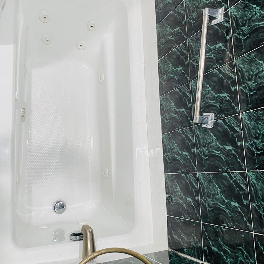 Room With Jacuzzi, Massage Seat, And Parking Space, The Best Choices!! North Bergen Buitenkant foto